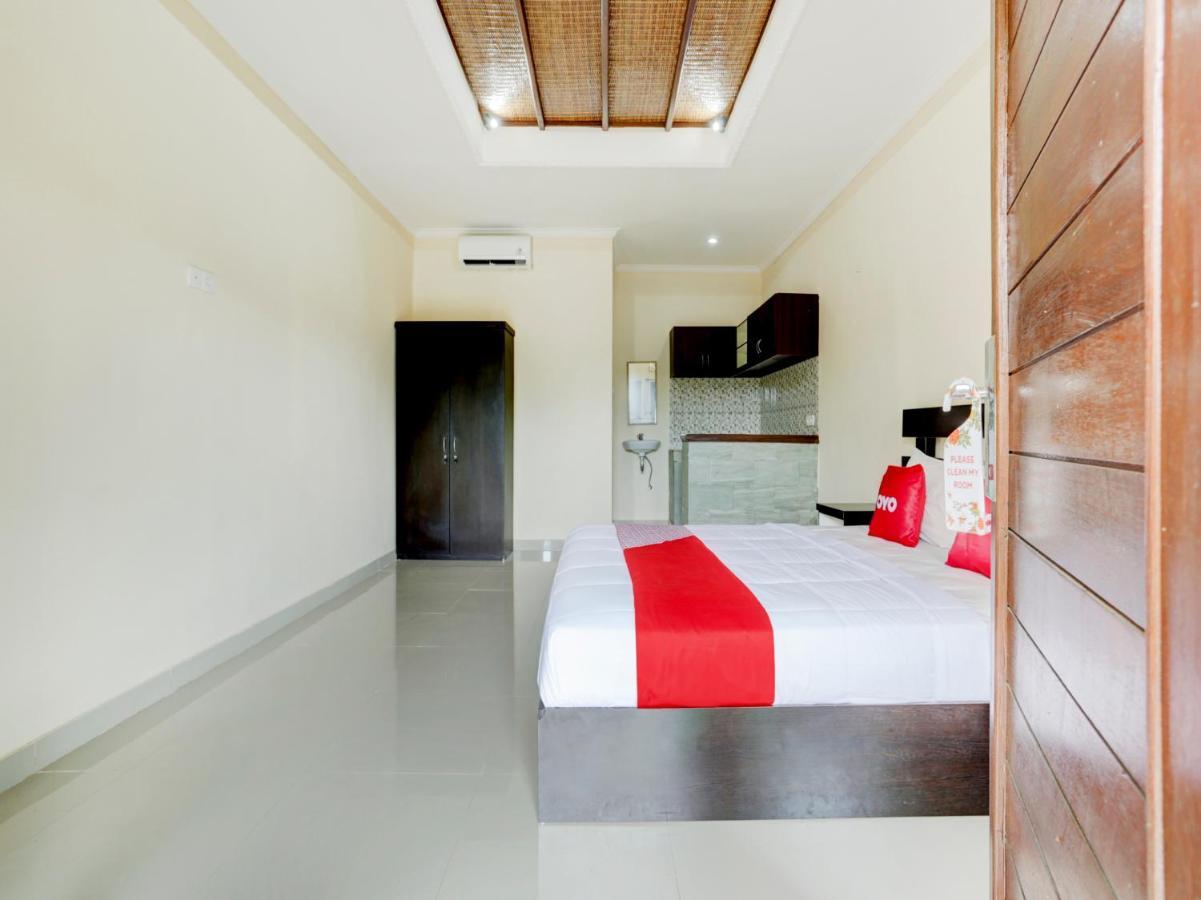 Oyo 90711 Blembong Homestay Джимбаран Экстерьер фото